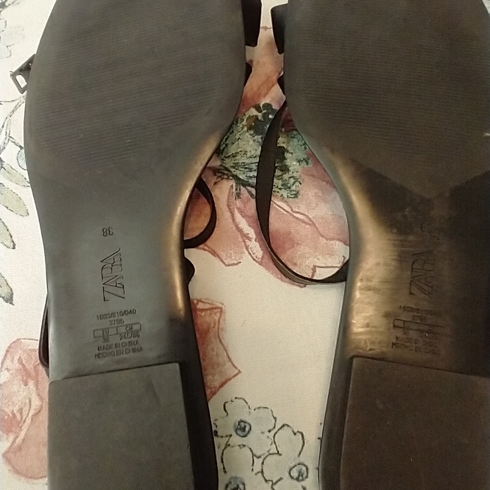 Sandals - Picture 4 of 5